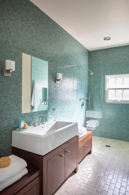 95 Saint Thomas Way bathroom with green walls