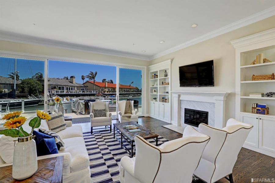 104 Jamaica Street living room with open window