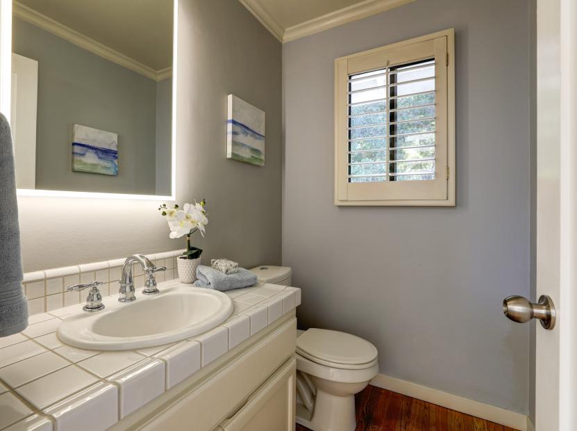 337 Clorinda  bathroom