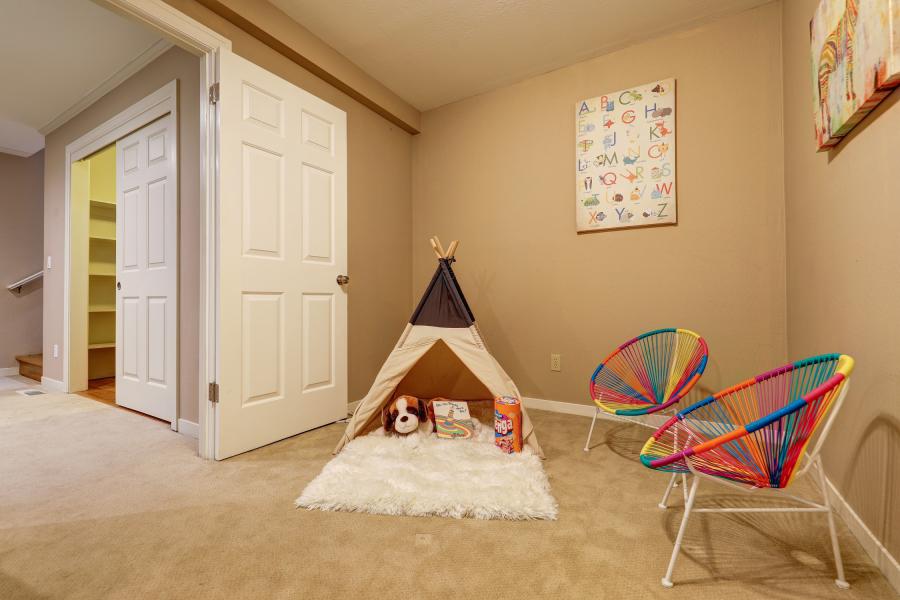 337 Clorinda  kids room