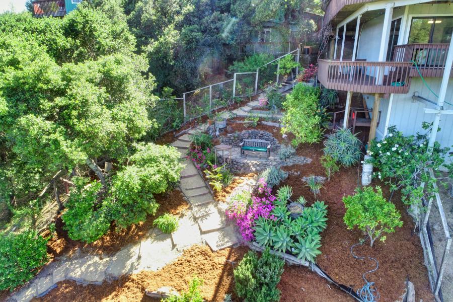 337 Clorinda  garden and stone walkway